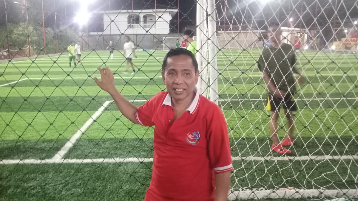 Pengelola lapangan mini soccer Saudagar Minang di Komplek GOR Haji Agus Salim Padang. (dok. istimewa)